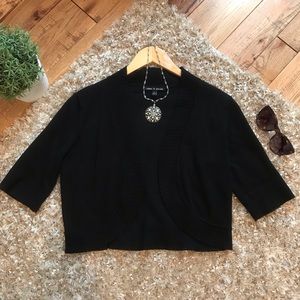 Cropped black light weight sweater 🕶 Size S